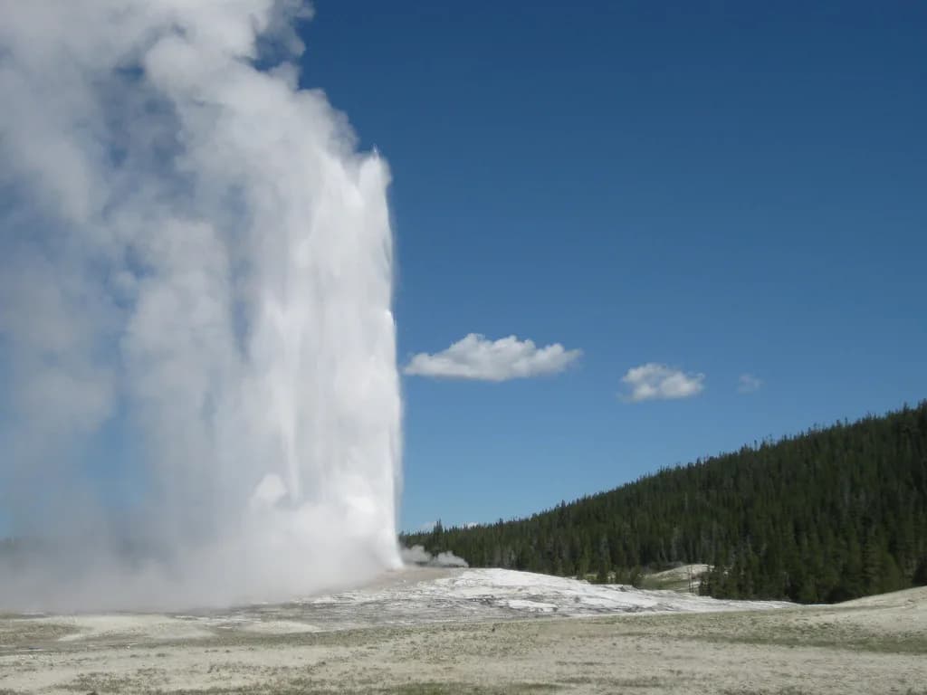 Medicine Hot Springs, Montana: Soaking and Valley Stays