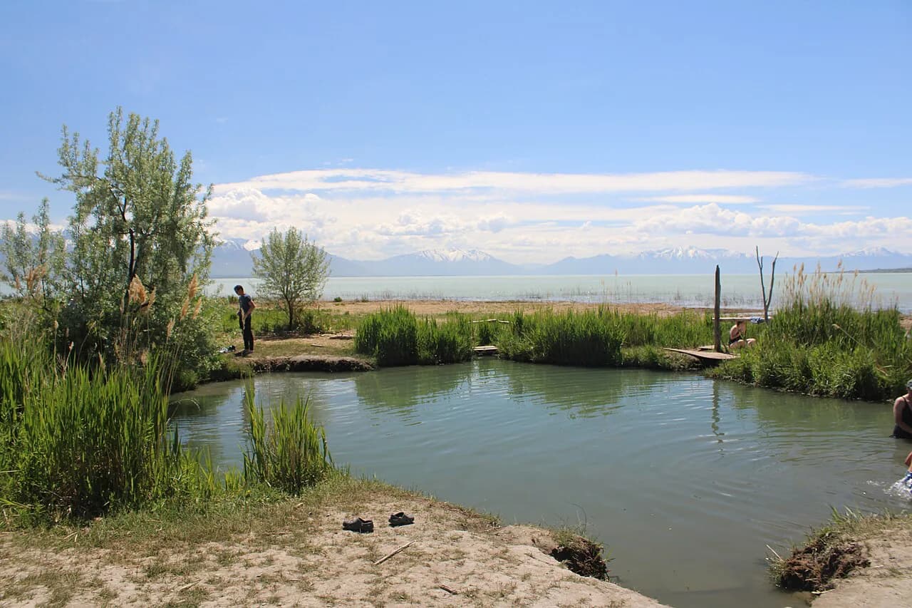 Saratoga Springs Hot Springs, Utah: Soaking at The Inlet