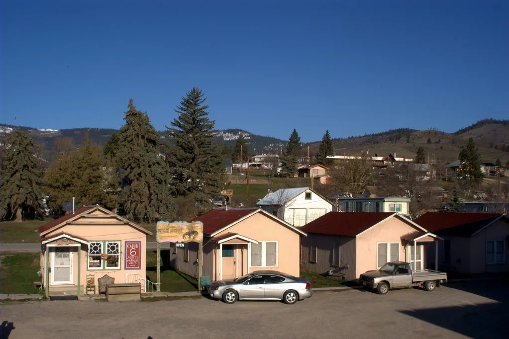 Symes Cabins, Montana